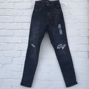 Levi’s 721 High Rise Skinny Jeans
